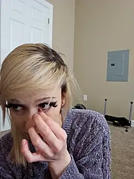 AmethystFoxx online show from 02.11.26