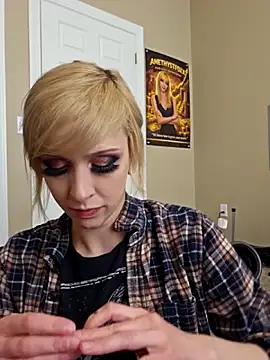 AmethystFoxx online show from 03.18.26