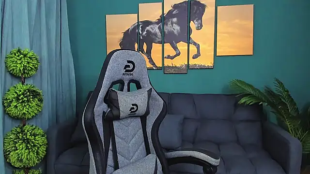 Snapshot of marcobadass chatting on 03.19.25 marcobadass online show from 03.19.25