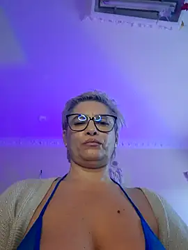 BellaBellaHot online show from 11.25.25