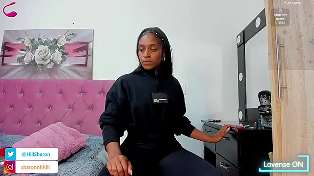 Snapshot of sharon_hill chatting on 06.19.26 sharon hill online show from 06.19.26