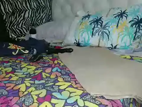 Snapshot of sharlot003 chatting on 02.06.25 sharlot003 online show from 02.06.25
