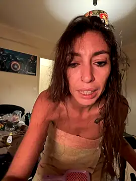 amanilouve online show from 10.31.25