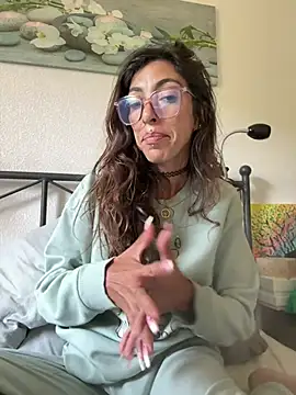 amanilouve online show from 04.17.26