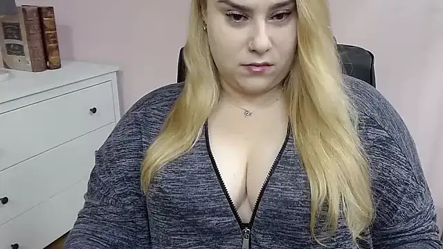Snapshot of XgloryHAILEY chatting on 01.28.25 XgloryHAILEY online show from 01.28.25