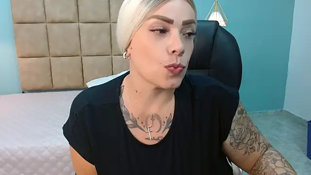 Snapshot of natalygolden69 chatting on 03.08.25 natalygolden69 online show from 03.08.25