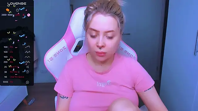 MonaLauu online show from 02.06.25