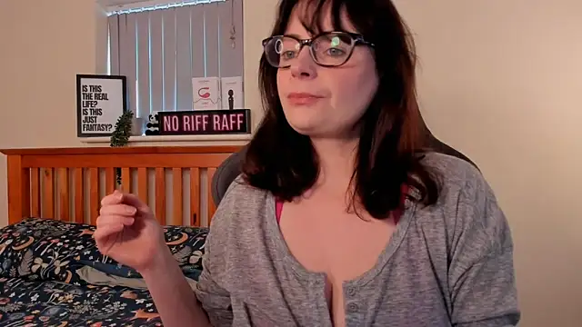 Snapshot of LucieWinters_UK chatting on 01.03.25 LucieWinters UK online show from 01.03.25