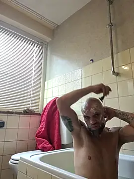 Ladyshaker82 online show from 11.08.25