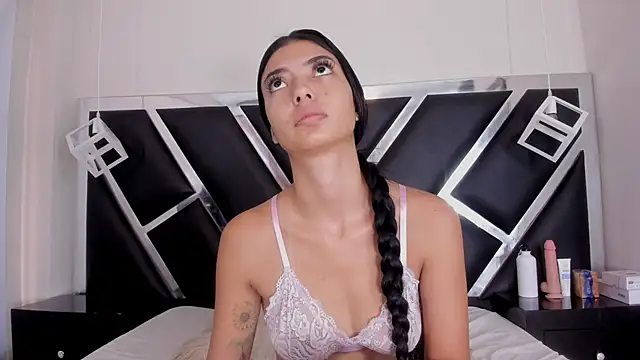 MiaConte online show from 12.24.24