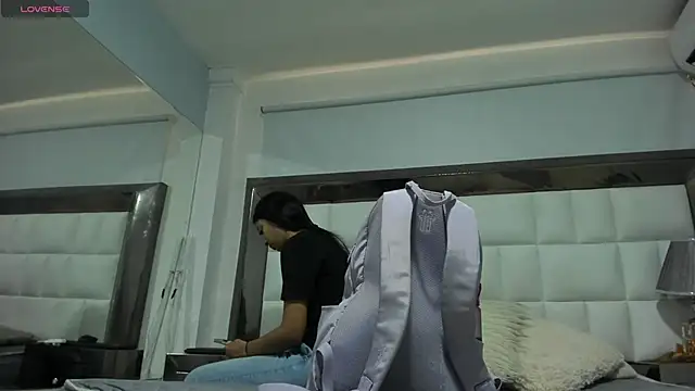 MiaConte online show from 12.27.24