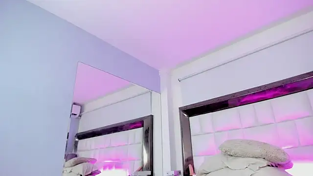 MiaConte online show from 01.31.25