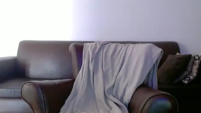 Linda1975 online show from 02.25.26