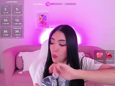 Snapshot of tatiana_prada chatting on 10.24.25 tatiana prada online show from 10.24.25