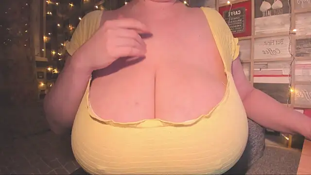 Snapshot of VickyBoobs chatting on 01.29.25 VickyBoobs online show from 01.29.25