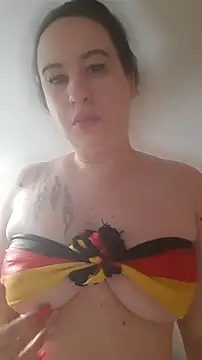 Snapshot of Tinka-Bella-Privat chatting on 06.25.26 Tinka-Bella-Privat online show from 06.25.26