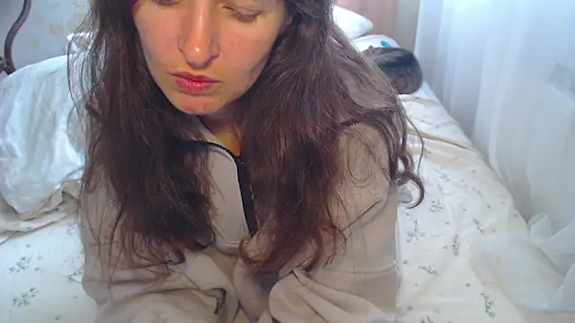 Snapshot of LoraPreston chatting on 06.26.26 LoraPreston online show from 06.26.26
