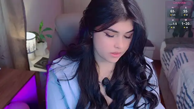 Snapshot of Alyaa_s chatting on 04.25.26 Alyaa s online show from 04.25.26