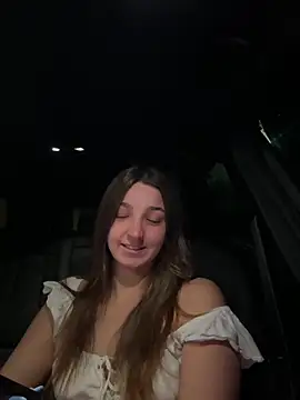 DoriDeluxe66 online show from 10.19.25