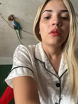 Snapshot of Sarita-candy chatting on 01.24.25 Sarita-candy online show from 01.24.25