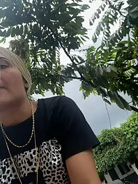 Snapshot of Sarita-candy chatting on 01.26.25 Sarita-candy online show from 01.26.25