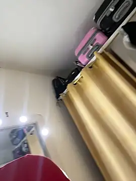 Snapshot of Sarita-candy chatting on 01.27.25 Sarita-candy online show from 01.27.25