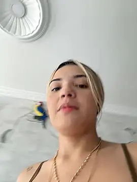 Snapshot of Sarita-candy chatting on 02.17.25 Sarita-candy online show from 02.17.25