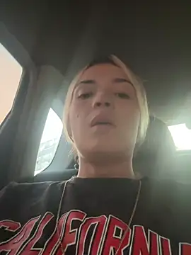 Snapshot of Sarita-candy chatting on 02.24.25 Sarita-candy online show from 02.24.25