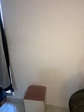 Snapshot of Sarita-candy chatting on 10.26.25 Sarita-candy online show from 10.26.25