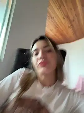 Snapshot of Sarita-candy chatting on 04.03.26 Sarita-candy online show from 04.03.26