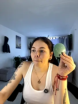 carolina16love online show from 10.19.25