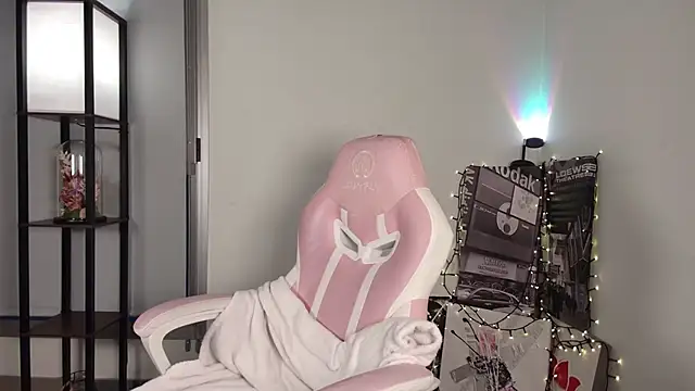  monamour  online show from 03.20.25