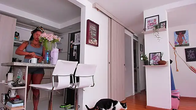 karlye 5 online show from 12.04.25