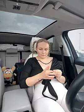 Snapshot of Bondgirl_013 chatting on 12.13.24 Bondgirl 013 online show from 12.13.24