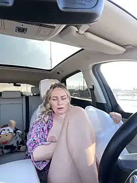 Snapshot of Bondgirl_013 chatting on 02.08.25 Bondgirl 013 online show from 02.08.25