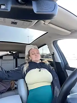 Snapshot of Bondgirl_013 chatting on 02.22.25 Bondgirl 013 online show from 02.22.25