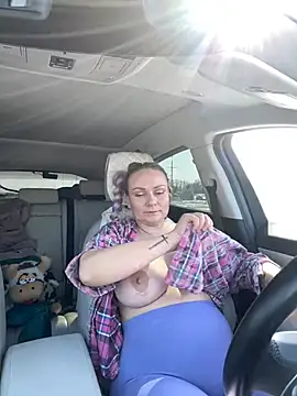 Snapshot of Bondgirl_013 chatting on 02.28.25 Bondgirl 013 online show from 02.28.25