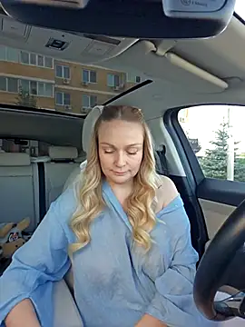 Snapshot of Bondgirl_013 chatting on 09.12.25 Bondgirl 013 online show from 09.12.25