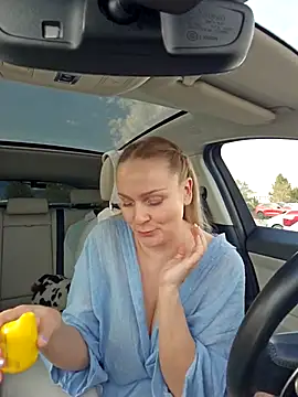 Snapshot of Bondgirl_013 chatting on 10.08.25 Bondgirl 013 online show from 10.08.25