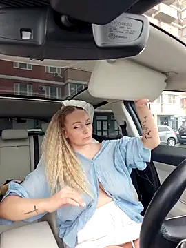 Snapshot of Bondgirl_013 chatting on 10.15.25 Bondgirl 013 online show from 10.15.25