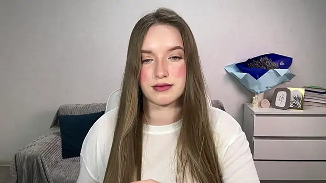 Snapshot of EvaMaddison chatting on 11.14.25 EvaMaddison online show from 11.14.25