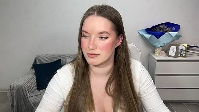 Snapshot of EvaMaddison chatting on 11.16.25 EvaMaddison online show from 11.16.25