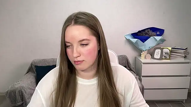 Snapshot of EvaMaddison chatting on 11.26.25 EvaMaddison online show from 11.26.25