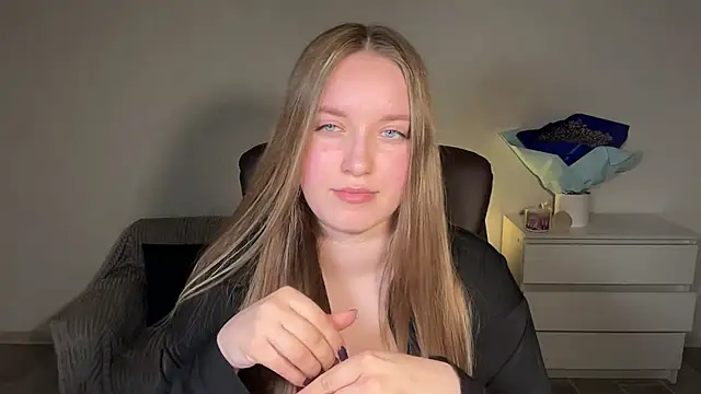 EvaMaddison online show from 04.18.26