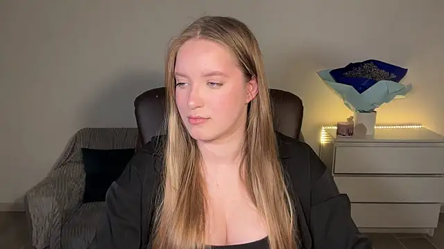 EvaMaddison online show from 05.13.26