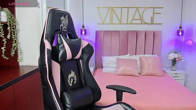 amy-thomson1 online show from 09.23.25