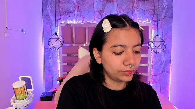 Nami usagi online show from 12.21.24