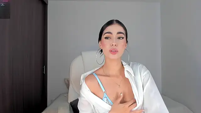 RebeccaBaxter online show from 02.28.25