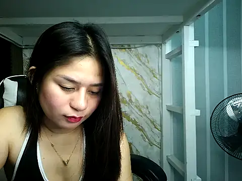 Mia 2022 online show from 11.04.25