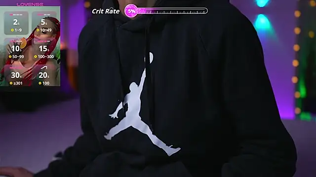 Snapshot of Lorettelorena chatting on 11.08.25 Lorettelorena online show from 11.08.25